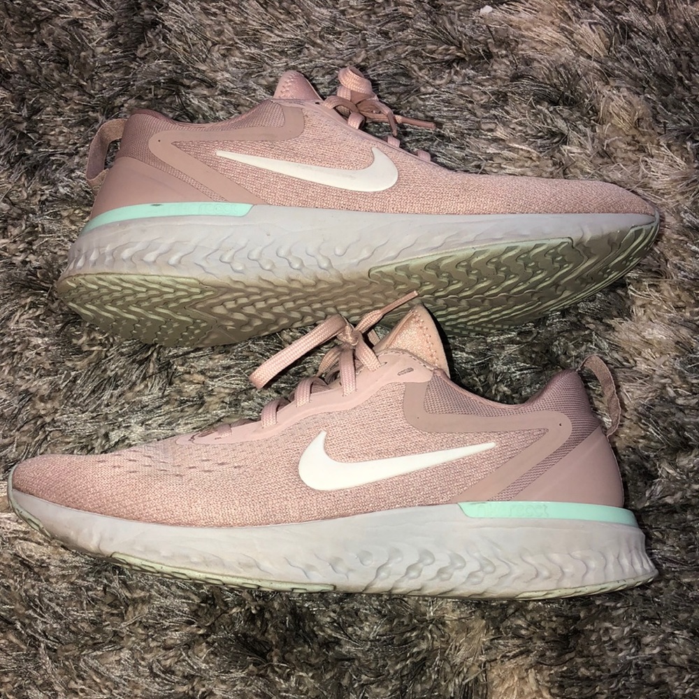 Like new Nike sneakers!